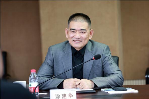 全國(guó)政協(xié)委員、隆鑫控股董事會(huì)主席涂建華：回收拆解成汽車(chē)全產(chǎn)業(yè)鏈中的弱項(xiàng)